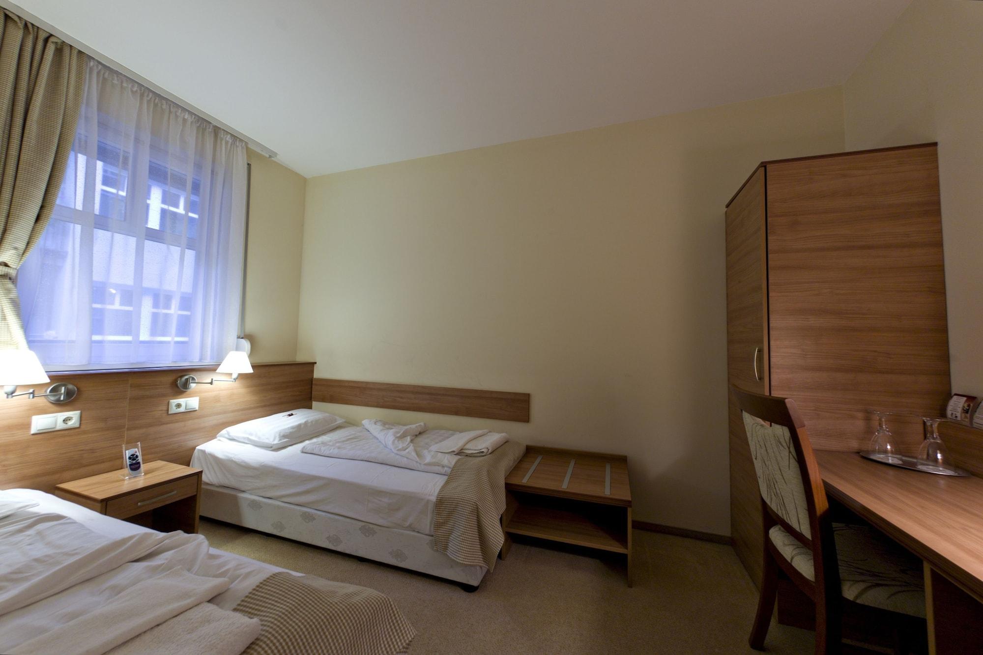 Boutique Hotel Civitas Sopron Extérieur photo