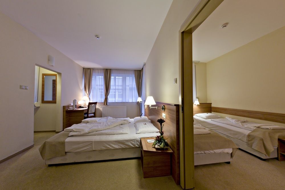 Boutique Hotel Civitas Sopron Extérieur photo